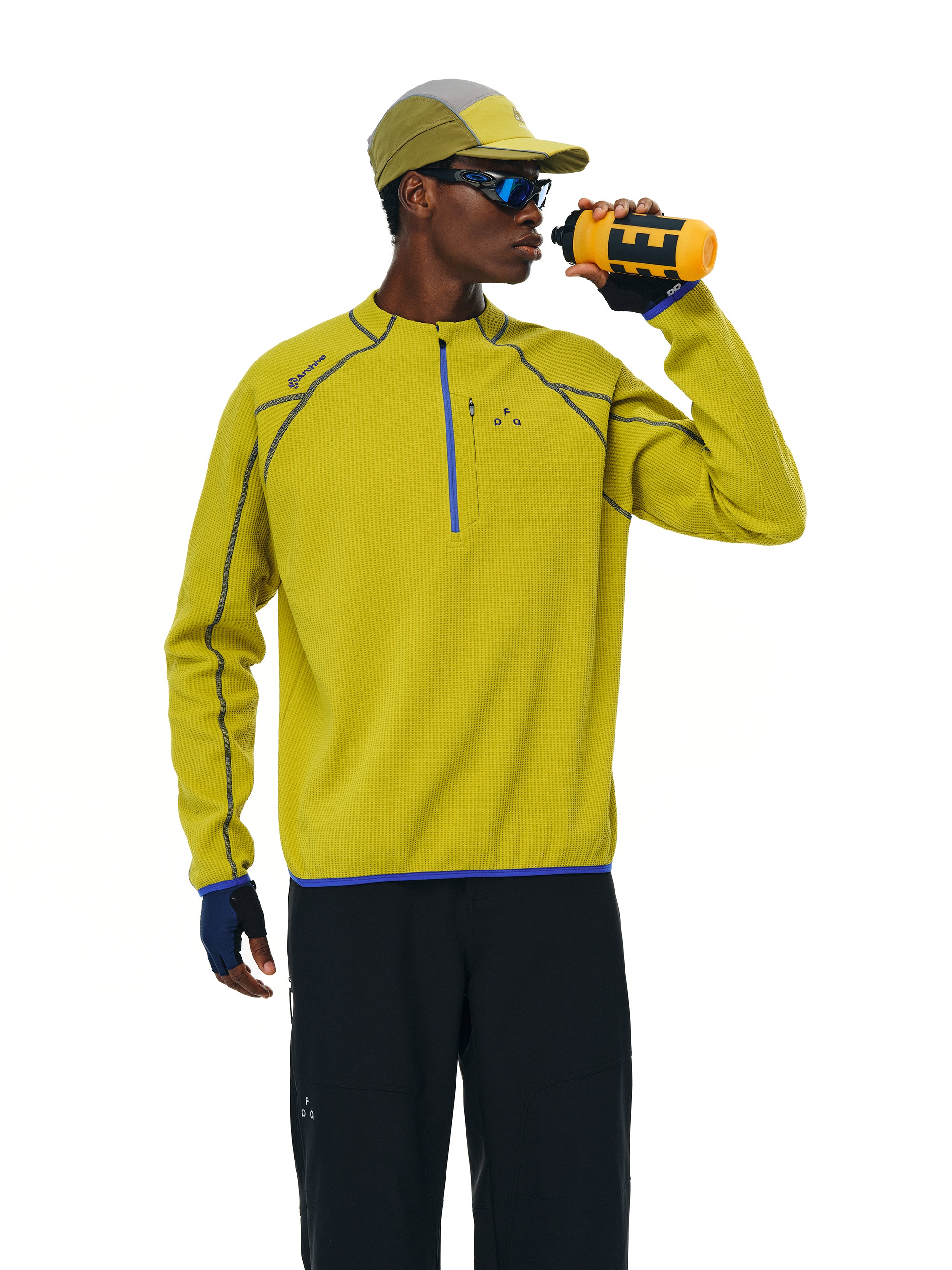 Contrast 1/2 Zip Long-T