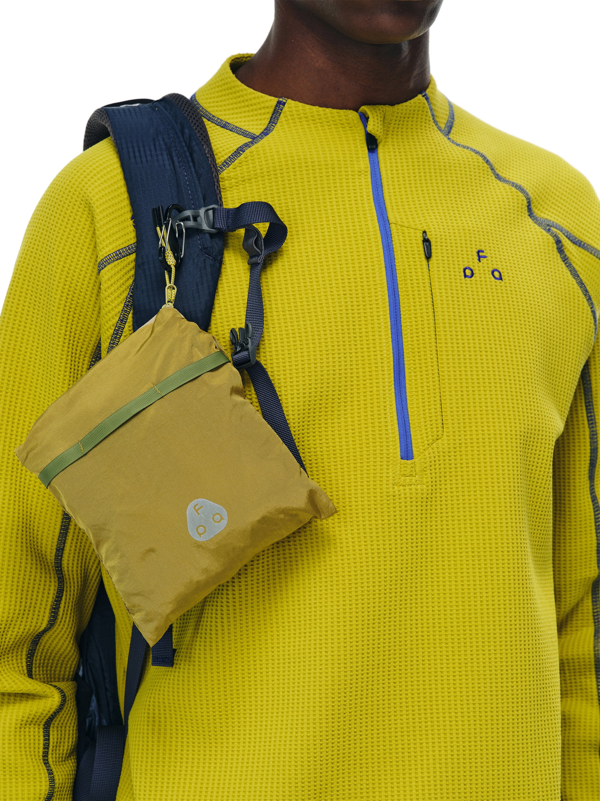 Contrast 1/2 Zip Long-T